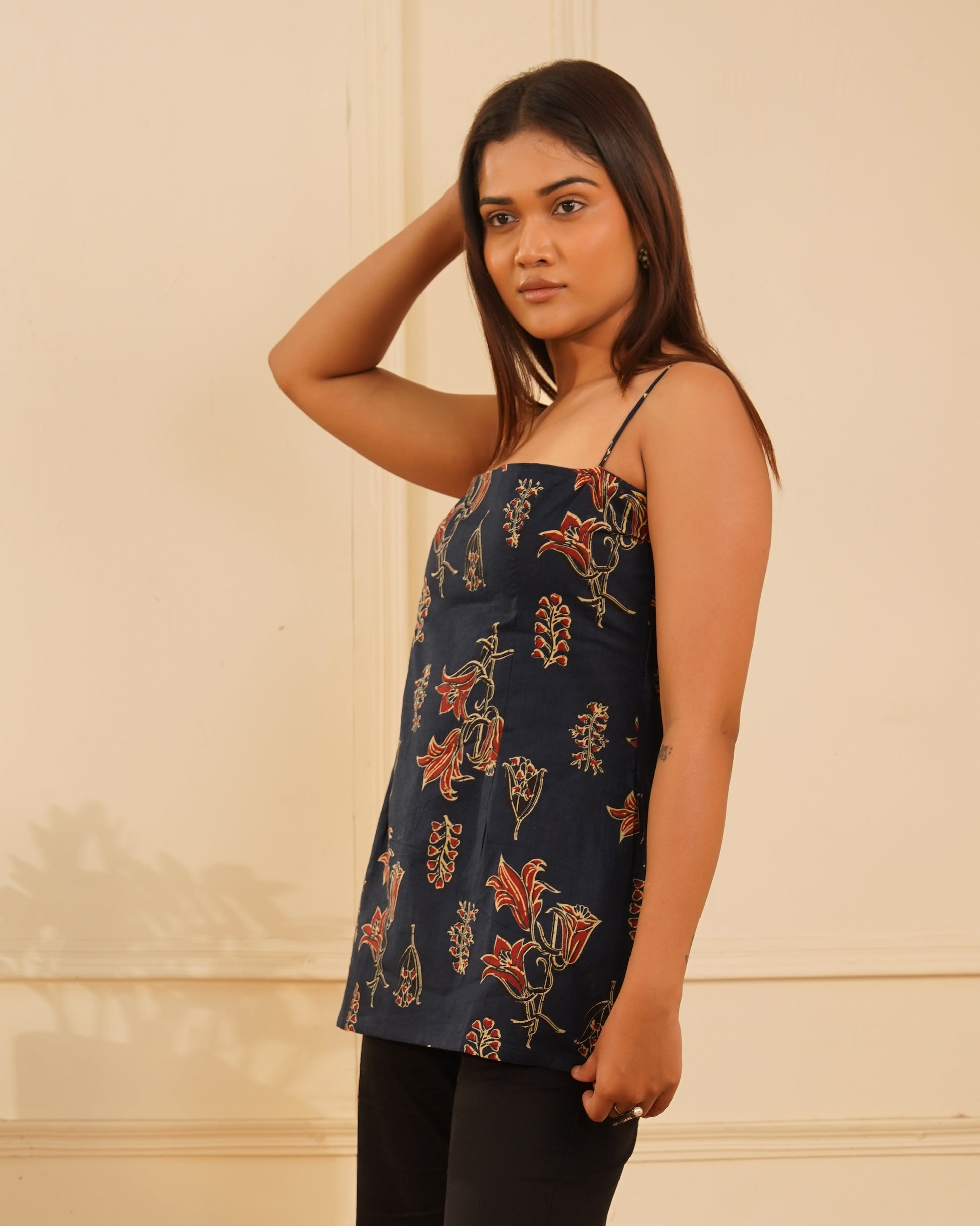 Roze Bagru Print Kurti – Side View