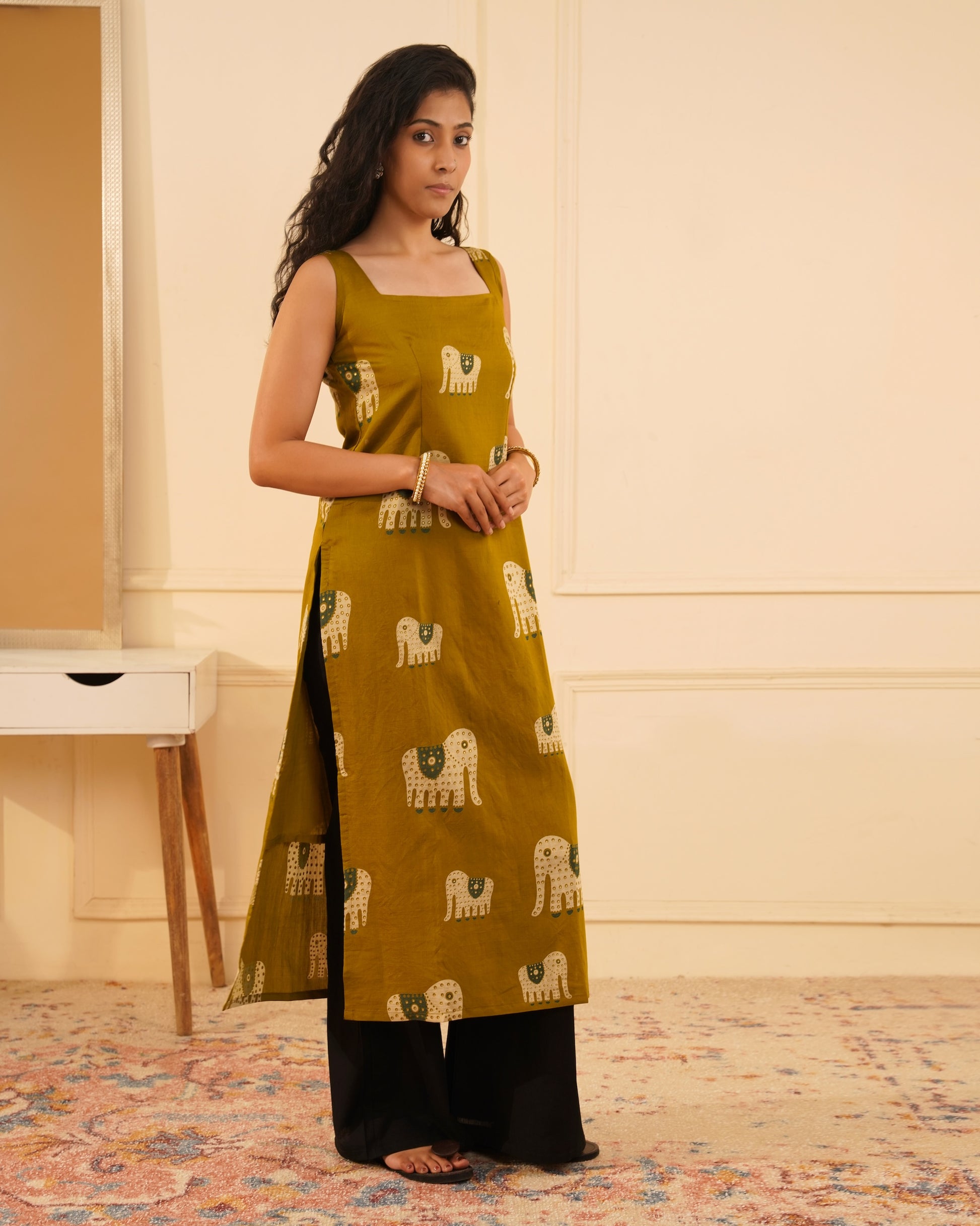 Heena Gajraj Print Long Kurti – Fabric Close-up