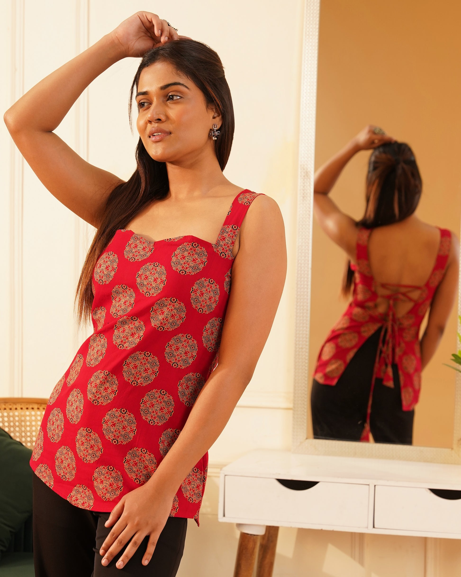 Bella Pure Cotton Sleeveless Kurti – Lifestyle Shot