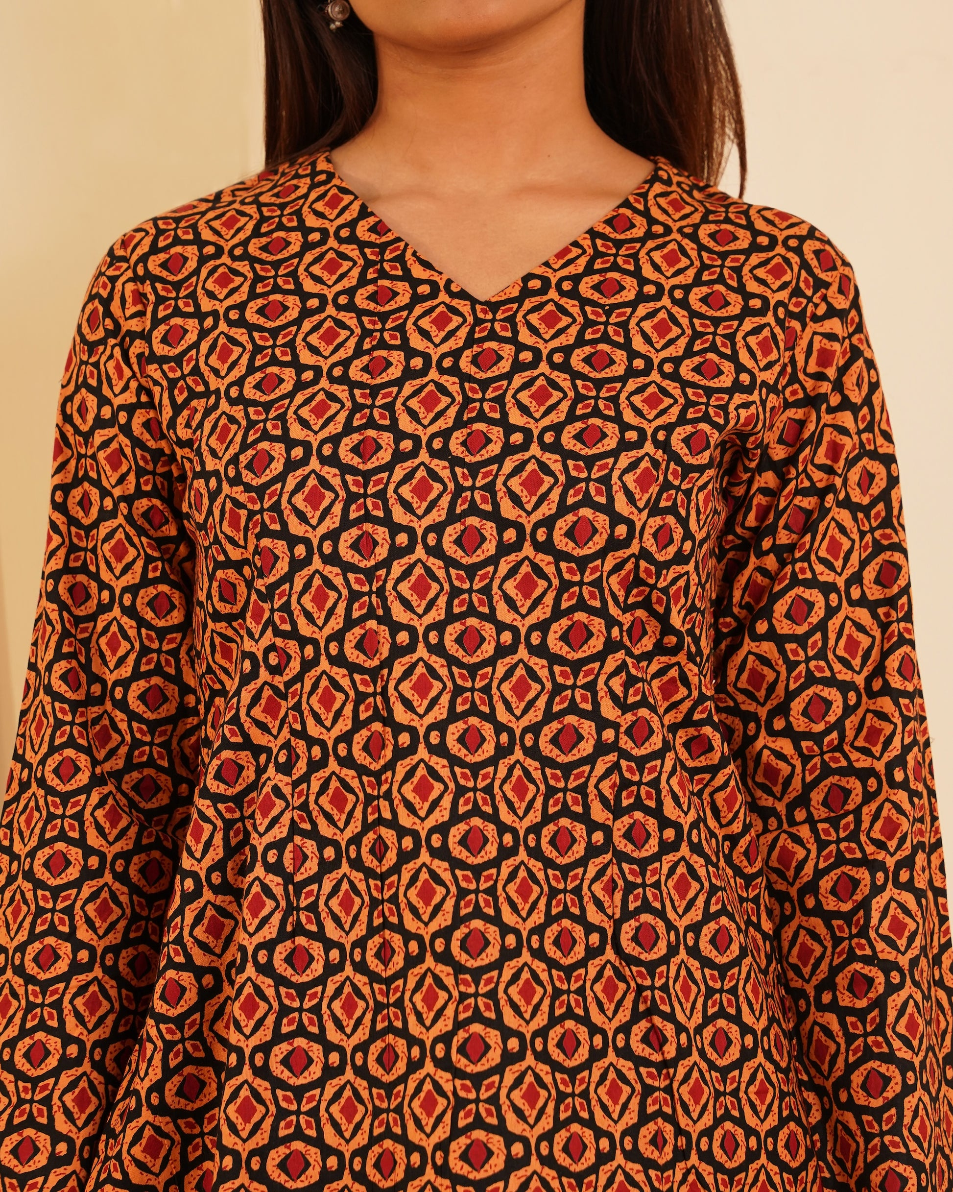 Nisha Akaar Ikat Kurti – Lifestyle Shot | IndiZari